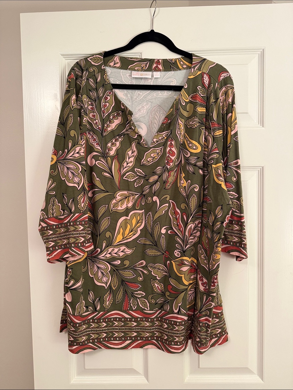 Olive Green Paisley V-Neck Women's Top - Brand: None Listed